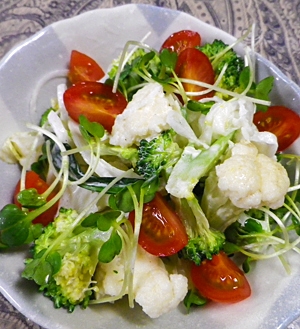 ミニトマト花蕾野菜のマヨレモンサラダの写真