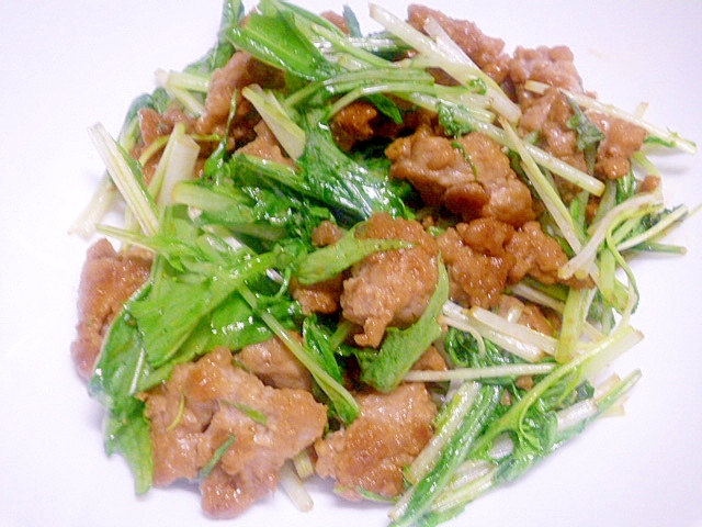 簡単♪おつまみ♪豚ひき肉と水菜の甘辛炒めの写真