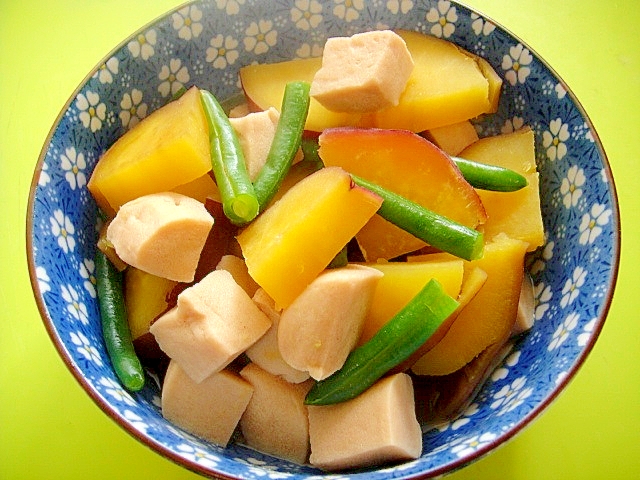 高野豆腐とさつまいもの煮物の写真