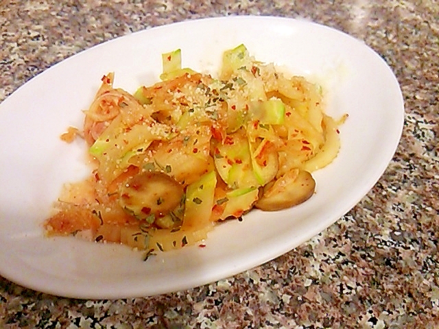 ブロ茎となすとセロリのキムチ炒めの写真