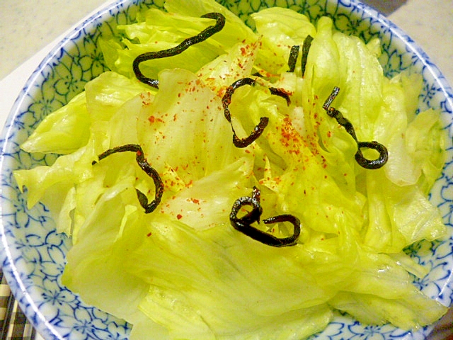 簡単！おつまみ！ピリ辛レタスの塩昆布和えの写真