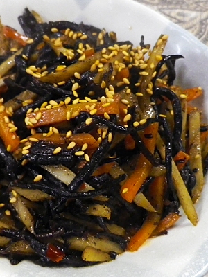 ごぼう人参ひじきの豆板醤炒めの写真