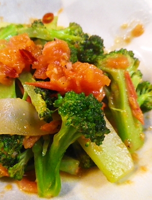 ブロッコリートマトの桜海老炒めの写真