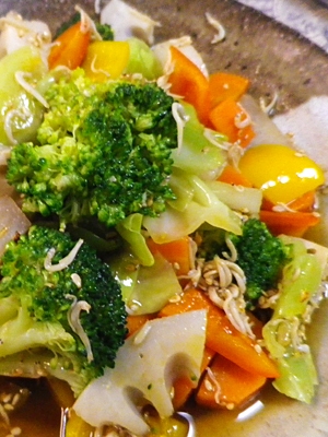 しらす中国風温野菜サラダの写真