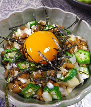 オクラ納豆の黄身あえの写真