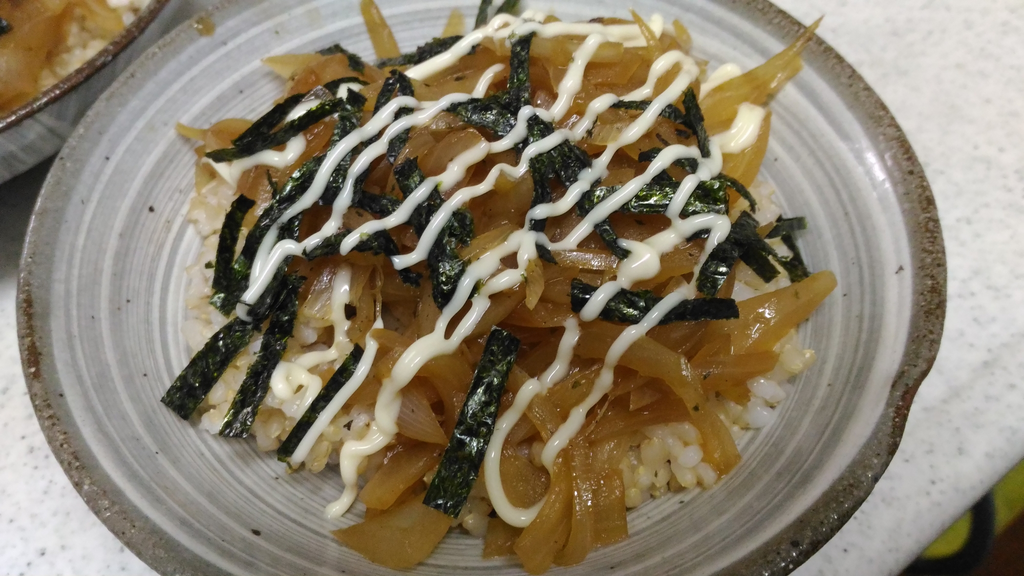 玉葱だけで甘辛マヨ丼の写真