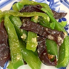 ピーマンときくらげのココナッツオイル炒めの写真