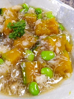 レンチンかぼちゃの蟹枝豆あんの写真