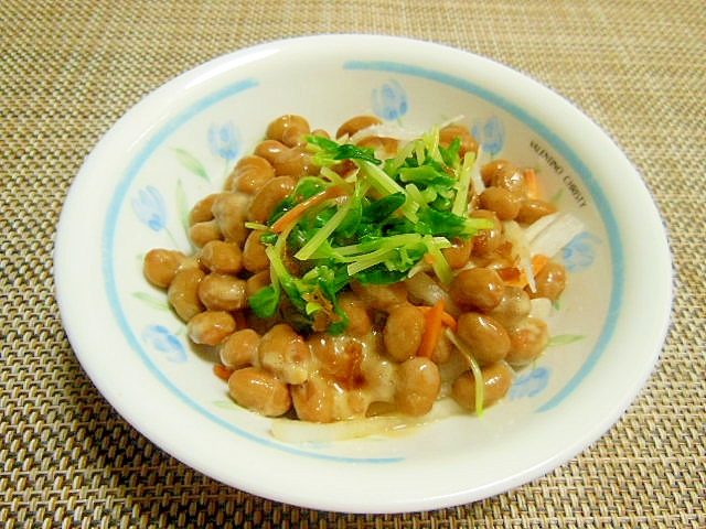 大根と人参と豆苗の納豆サラダ♪の写真