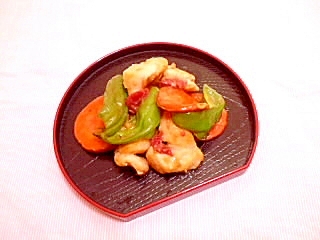 梅風味♪ピーマンと鶏ムネ肉の簡単炒め物の写真
