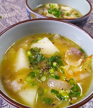 豚じゃが白菜コッテリ味噌汁の写真
