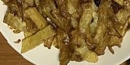 皮のフライドポテトの写真
