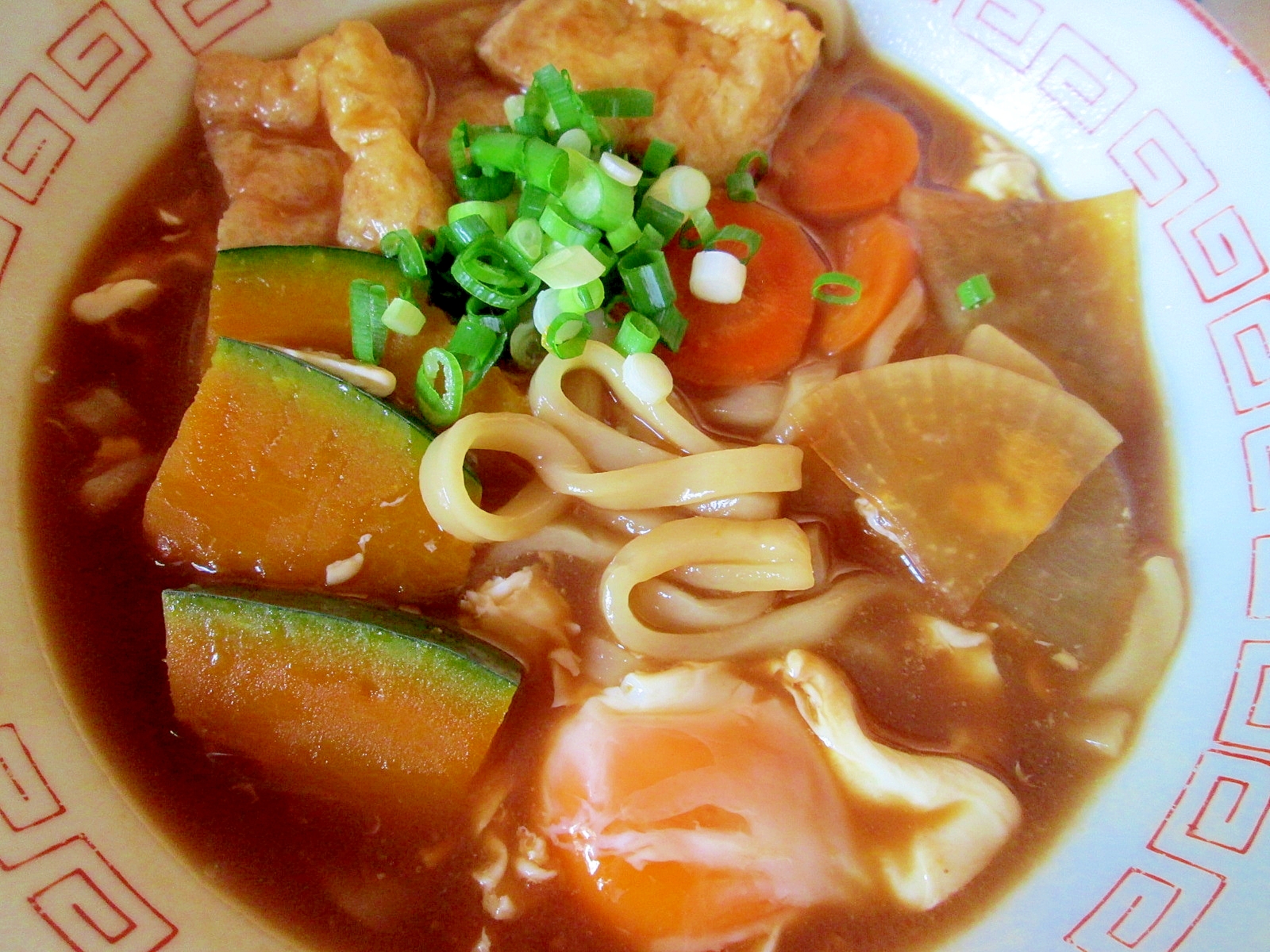 暑い夏に汗をかこう♪カボチャ入り味噌煮込みうどんの写真