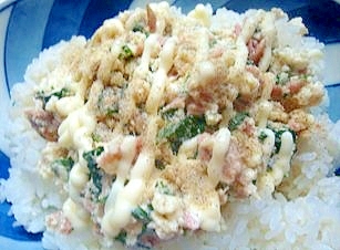 シソとツナの豆腐丼の写真