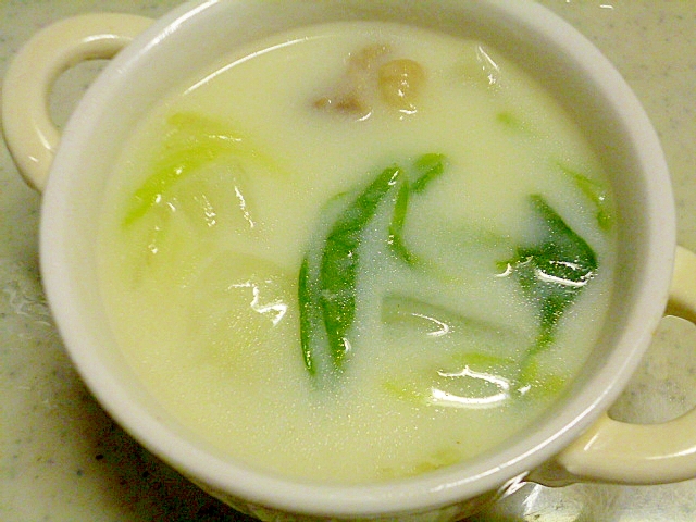簡単♪とりもも肉と白菜のクリームシチューの写真