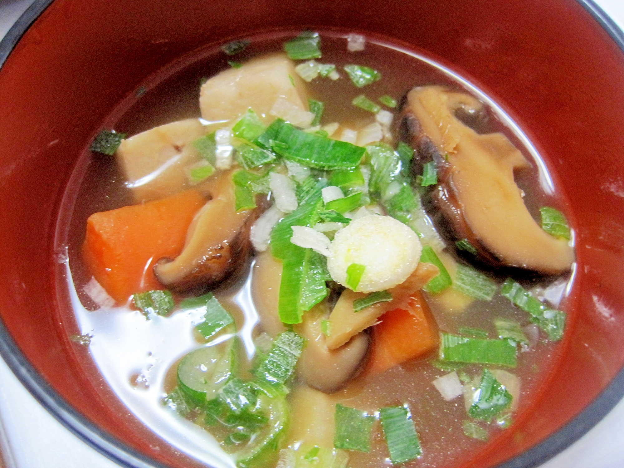 子どもさんの朝ごはんに野菜たっぷりけんちん雑煮の写真