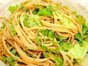 シソとレタスの冷製ゴマドレパスタの写真