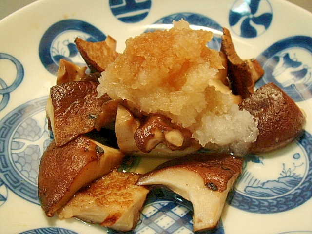 椎茸ソテーのおろしポン酢乗せの写真