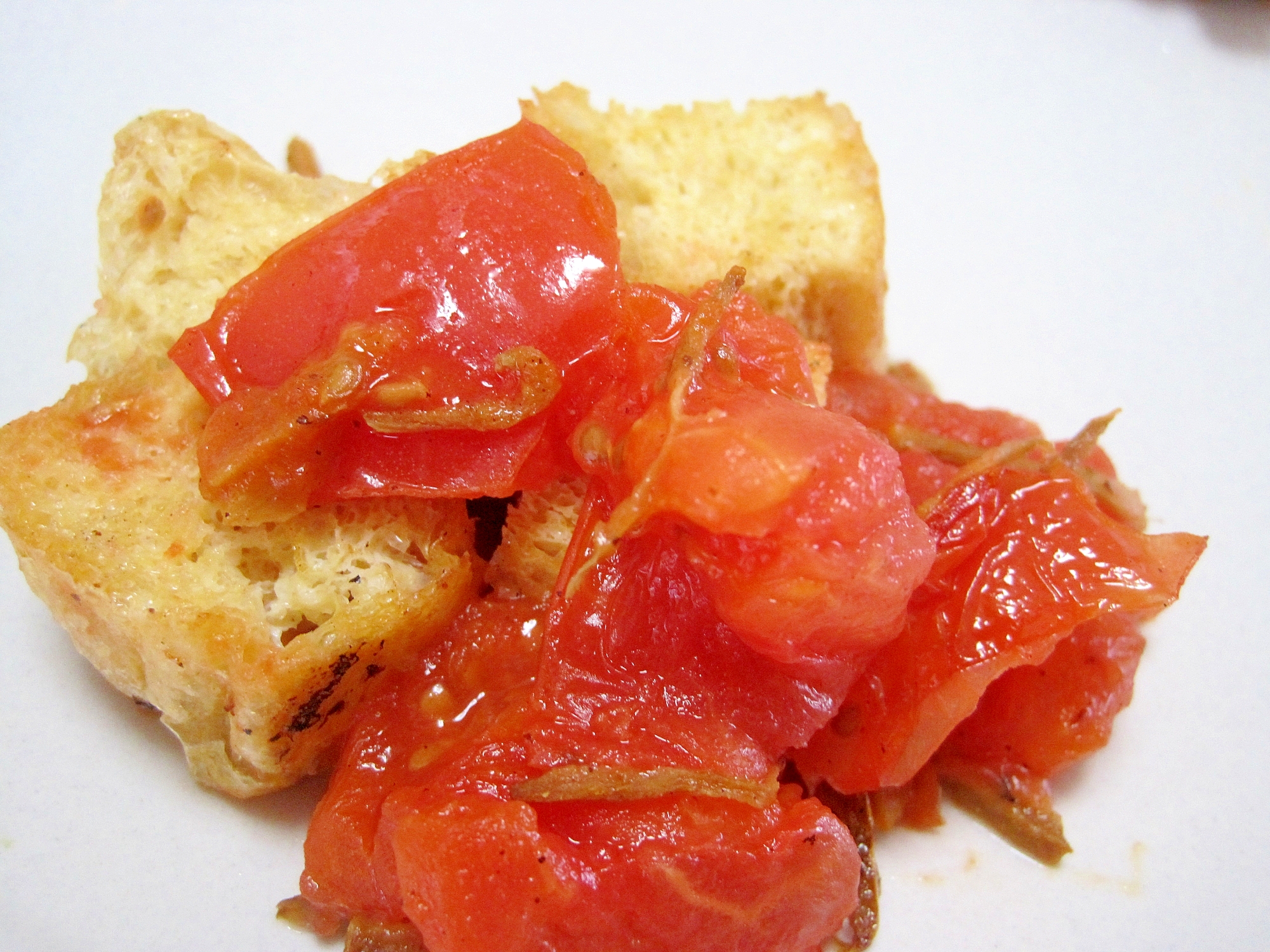 厚揚げとトマトの炒め物の写真