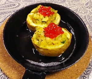 グリルパンで、焼きジャガイモ醤油味筋子のせの写真