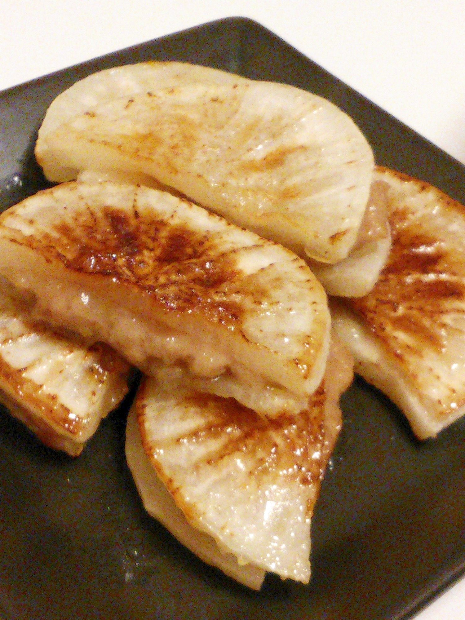 おつまみ★カブのジューシーひき肉のはさみ蒸し焼きの写真