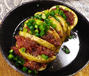 グリルパンで、焼きじゃがコンビーフの写真