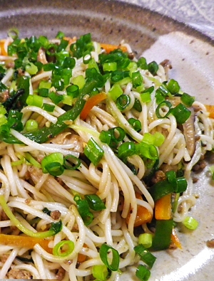野菜たっぷり、白石ウーメンチャンプルーの写真