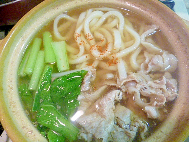 土鍋で簡単♪豚肉と大根の葉の鍋焼きうどんの写真