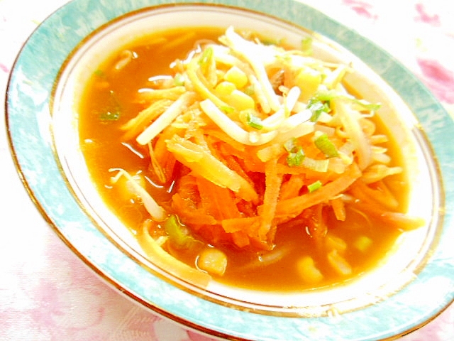 チキンカレーde❤もやしと人参のスープ❤の写真