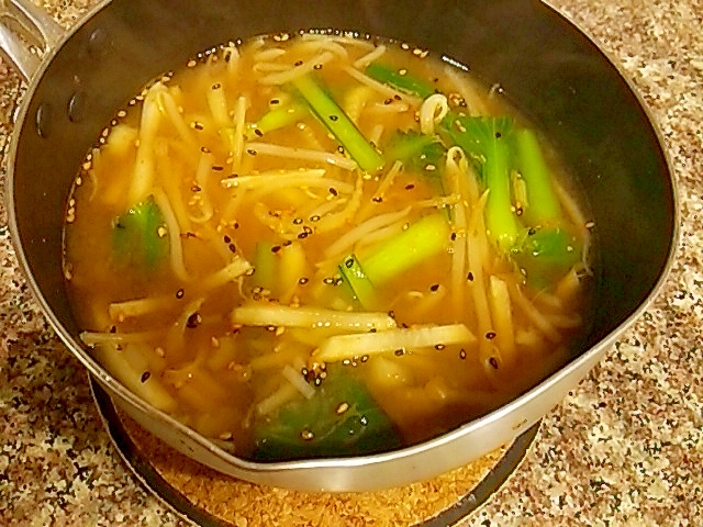 セロリの芯と小松菜の味噌パスタスープ お手軽レシピで作る Jaグループ