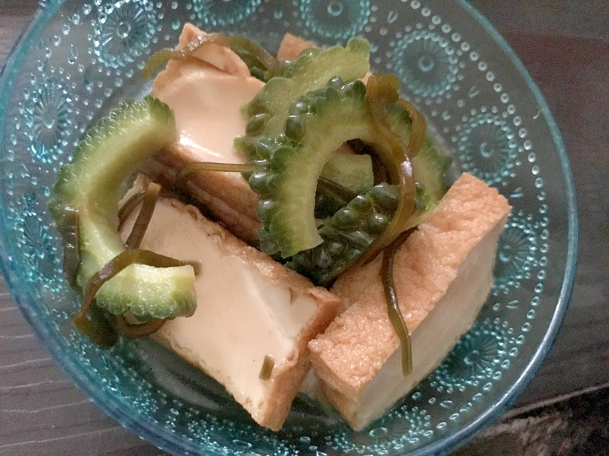 ゴーヤと厚揚げのほうじ茶塩昆布和えの写真
