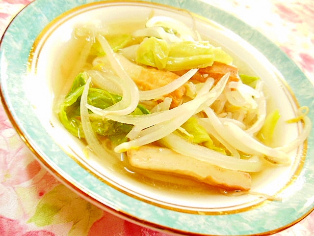 和テイスト❤もやしと玉葱とキャベツと竹輪のスープ❤の写真