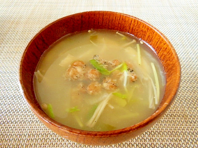 エノキタケと納豆のトロトロおみそ汁♪の写真