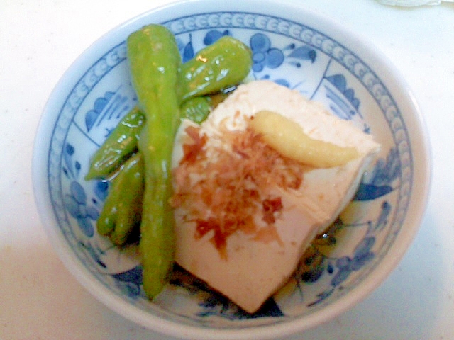 ししとう添えの煮やっこの写真