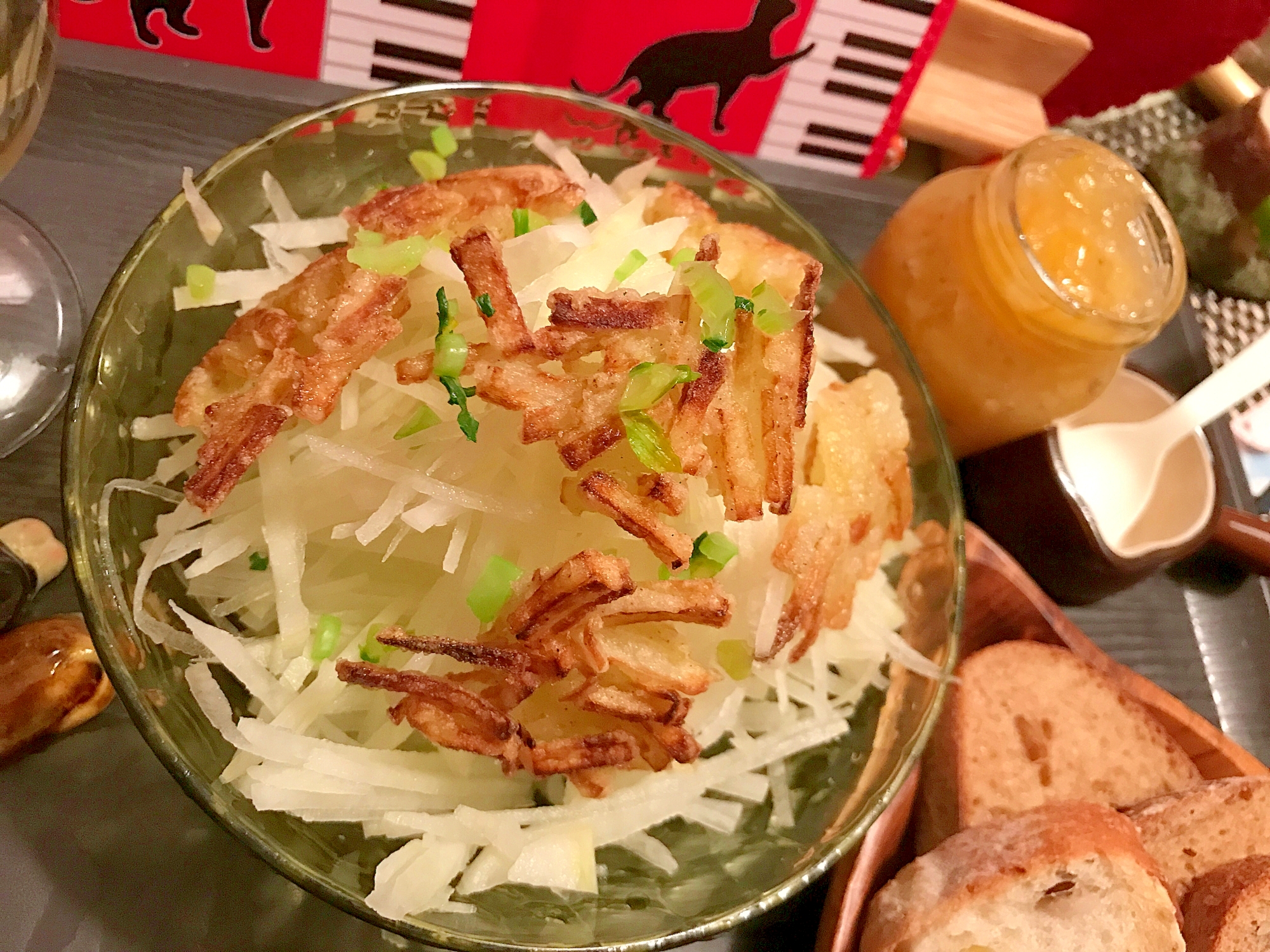 まるごと食べ切っちゃうジューシー大根のサラダの写真