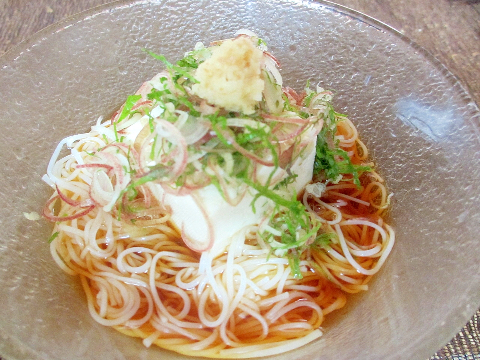 豆腐とシソミョウガのそうめんの写真