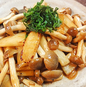 長芋しめじの醤油バター炒めの写真