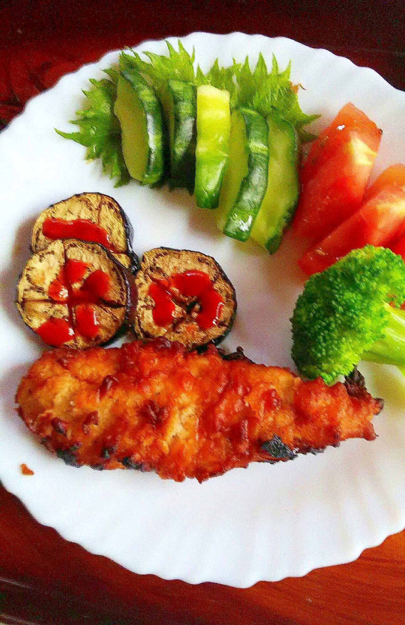 夏野菜とささみのケチャップ焼きプレートの写真