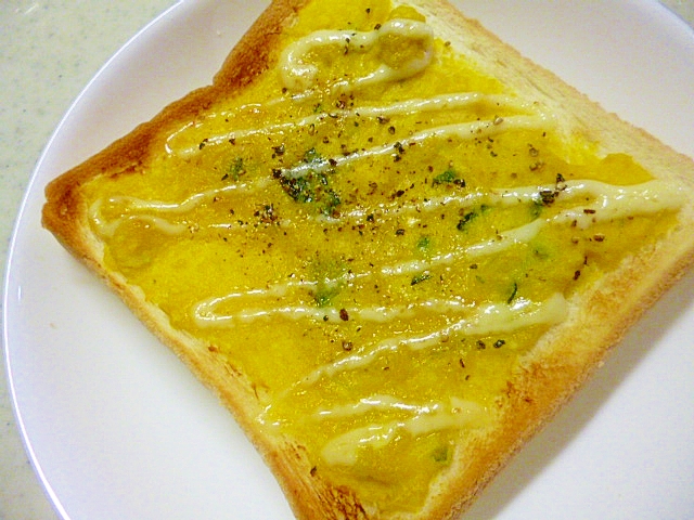 簡単♪朝ごパン♪かぼちゃサラダのマヨトーストの写真