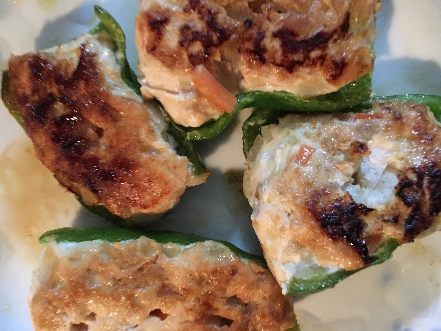 ピーマンバーグの蒸し焼きの写真