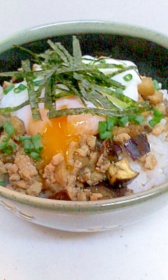 ナス嫌いの子が黙って食べる♪ なすの甘辛ミンチ丼の写真