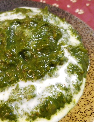 インド風生クリームホウレン草カレーの写真