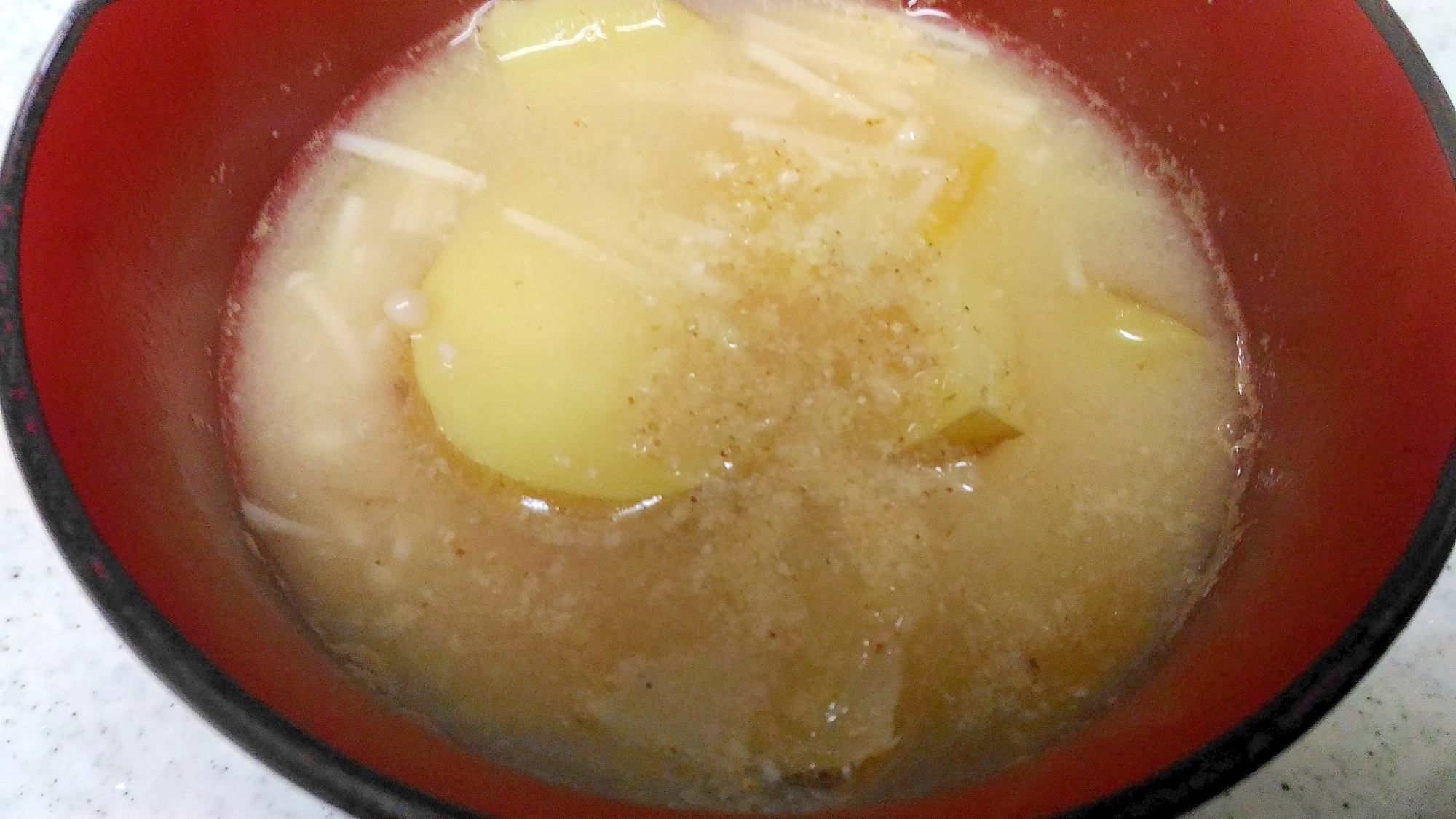 皮付きじゃがいもと人参 エノキの味噌汁 お手軽レシピで作る Jaグループ