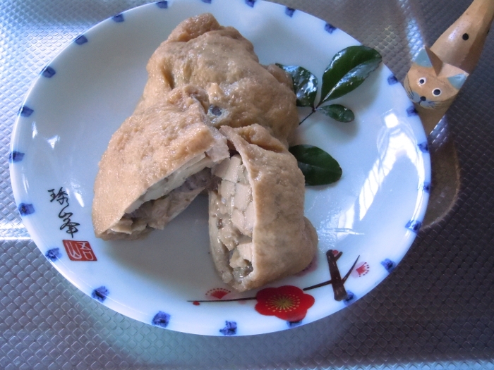 食物繊維たっぷり～ごぼうと高野豆腐の巾着煮の写真
