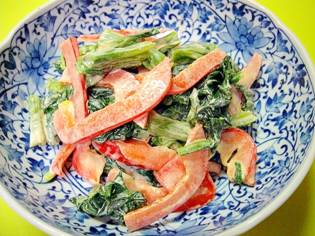 ほうれん草とパプリカの味噌マヨ和え