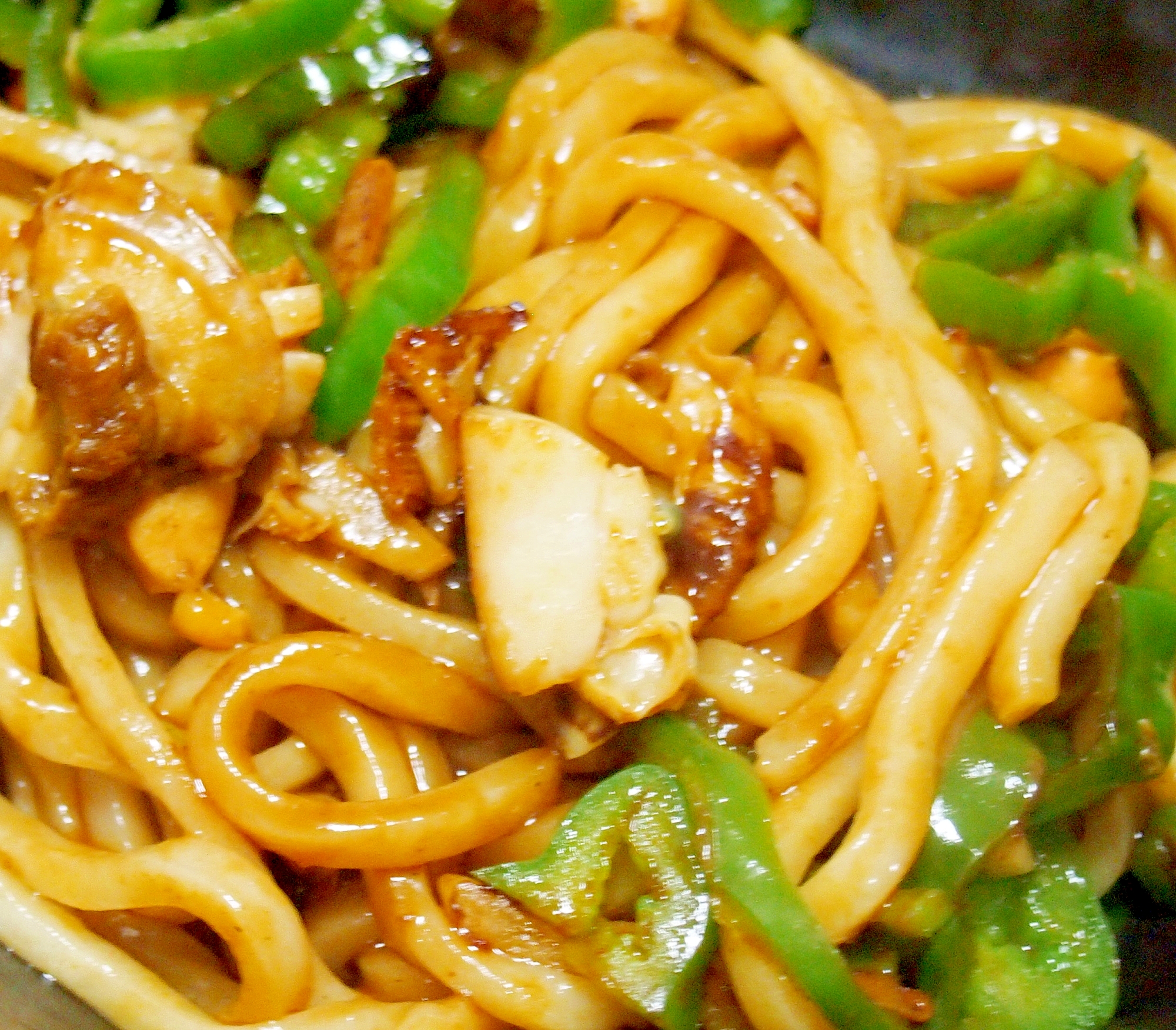 ピーマンとボイル帆立の焼きうどんの写真