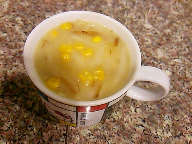 炒めごぼうともやしのコーンクリームポタージュの写真