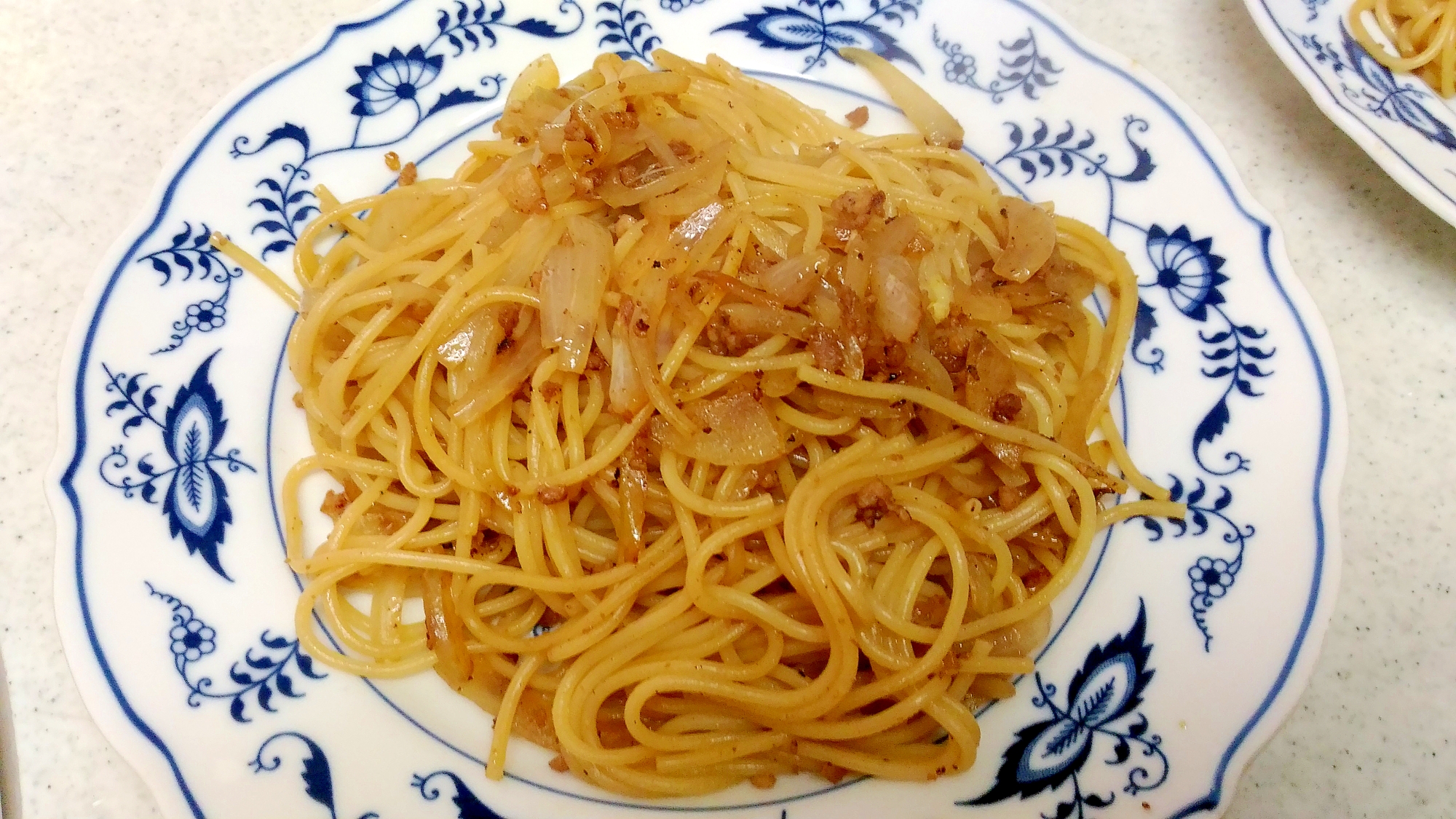 玉葱と豚挽き肉のウスターソースパスタの写真