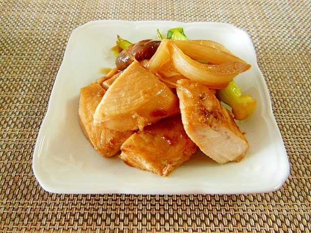 鶏ムネ肉と玉ねぎとチンゲン菜の梅ハチミツ炒め♪の写真