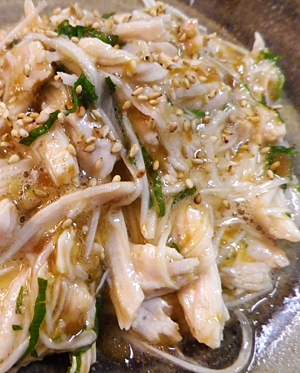 鶏ムネ肉の長芋梅あえの写真